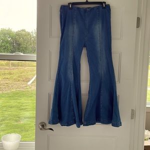Umgee jeans, flared leg (bell bottom), Size 15